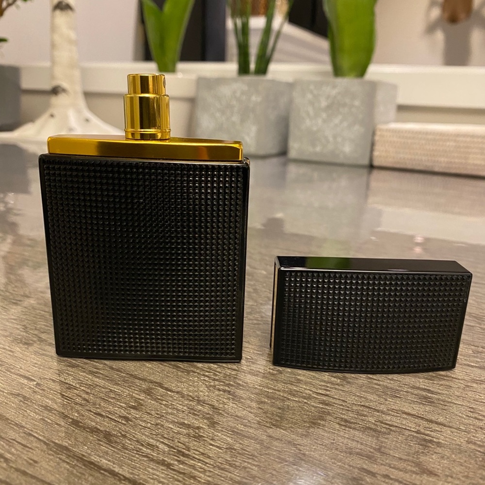 Elizabeth & James Nirvana Black 1.7oz